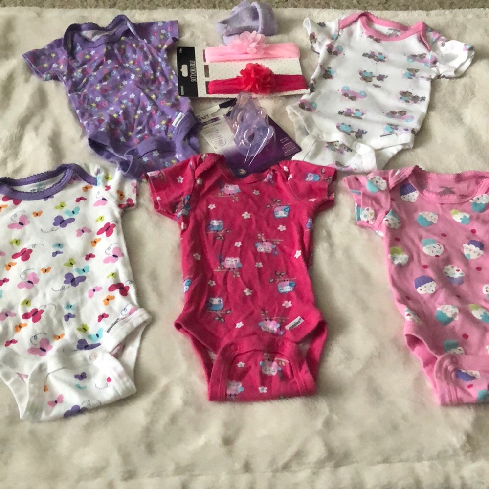 Five Short sleeve Onesies! *Bonus Items*